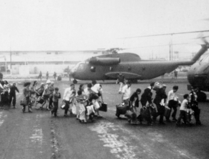 Vietnamese refugees evacuate
