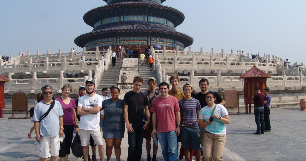 Jasmine Woo with other study abroad students in Beijing