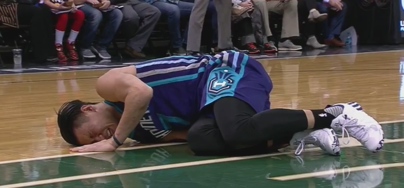 Jeremy Lin sprains ankle