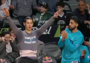 Jeremy Lin celebrates with teammates
